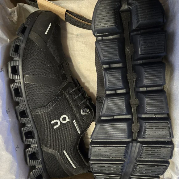 On Women's Black Athletic Shoes - Picture 3 of 5